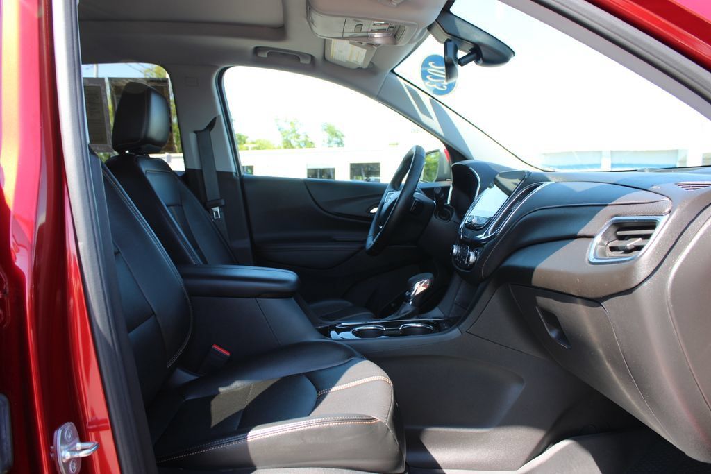 Used 2023 Chevrolet Equinox Premier AWD/4WD image 30
