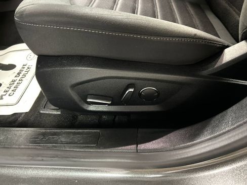 Used 2019 Ford Fusion SE image 12