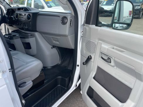 Used 2013 Ford E-150 and Econoline 150 image 14