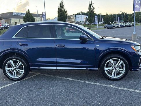 Used 2022 Audi Q3 2.0T Premium w/ Convenience Package AWD/4WD image 3