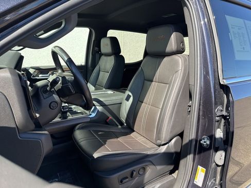 Used 2022 Chevrolet Silverado 1500 High Country w/ Z71 Off-Road Package AWD/4WD image 11
