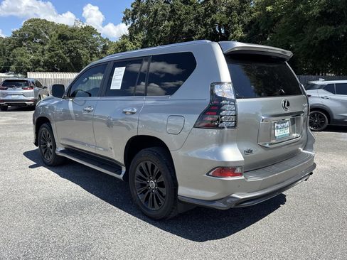 Used 2023 Lexus GX 460 Premium w/ Accessory Package AWD/4WD image 3