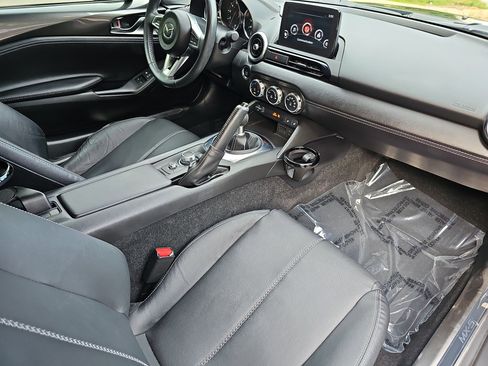 Used 2021 MAZDA MX-5 Miata RF Grand Touring RWD image 11