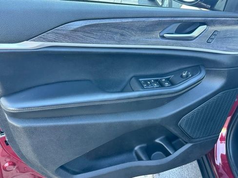 Used 2023 Jeep Grand Cherokee L Limited image 18