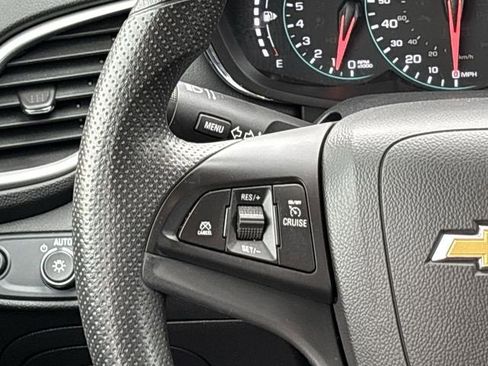 Used 2021 Chevrolet Trax LT image 13