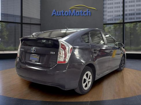 Used 2014 Toyota Prius Two image 9