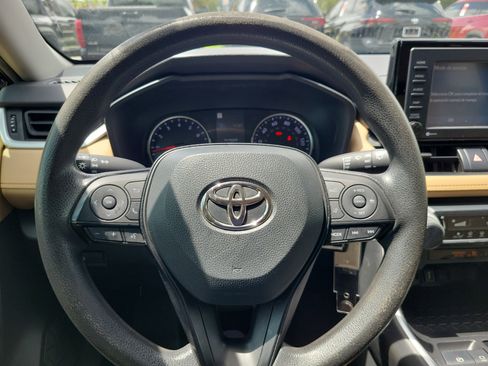 Used 2021 Toyota RAV4 LE FWD image 23