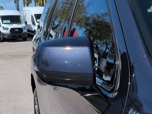 Used 2025 Chevrolet Tahoe High Country image 12