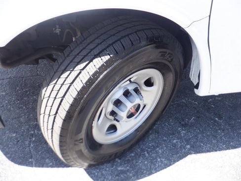 Used 2023 GMC Savana 2500 w/ Driver Convenience Package image 20