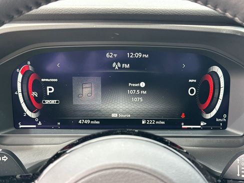 Used 2024 Nissan Rogue SL FWD image 26
