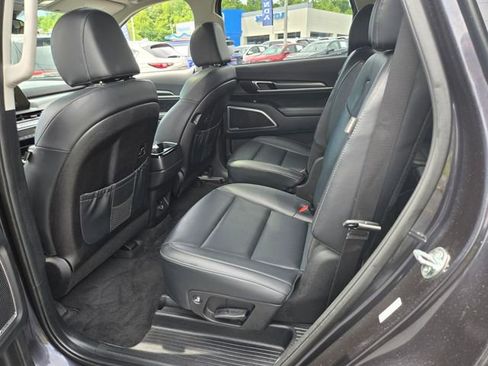 Used 2025 Kia Telluride S AWD/4WD image 14