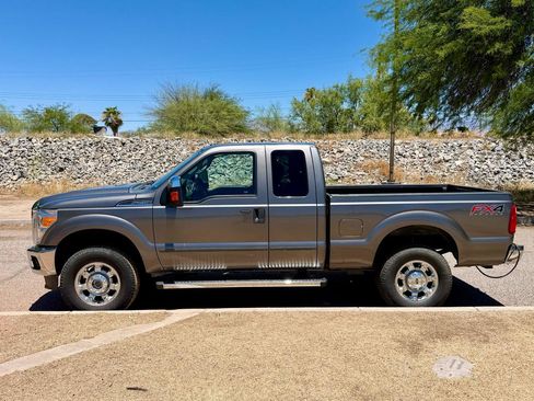 Used 2014 Ford F250 XLT w/ XLT Premium Package AWD/4WD image 2