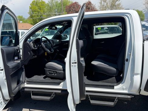 Used 2020 Toyota Tacoma TRD Off-Road w/ Technology Package AWD/4WD image 68