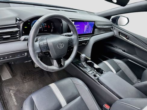 Used 2025 Toyota Camry SE w/ Multimedia Upgrade Package FWD image 7