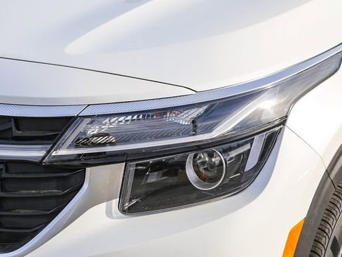 New 2026 Kia Seltos S FWD image 5