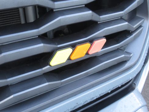 Used 2021 Toyota Tacoma 4x4 Double Cab w/ Tacoma SR5 Package image 4