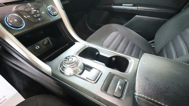 Used 2017 Ford Fusion SE FWD image 15