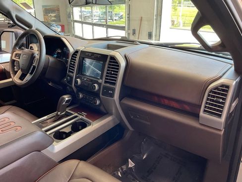 Used 2017 Ford F150 King Ranch w/ Equipment Group 601A Luxury AWD/4WD image 19