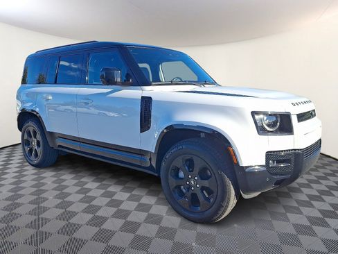 Used 2023 Land Rover Defender 110 X-Dynamic SE image 5