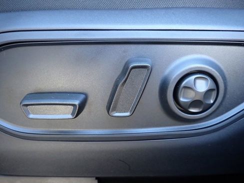 New 2025 Jeep Grand Cherokee L Altitude image 17