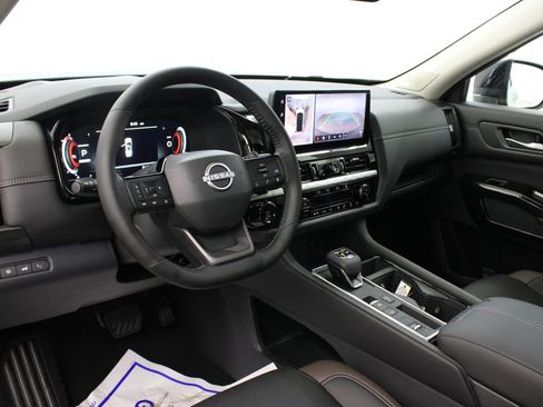 New 2026 Nissan Pathfinder Platinum FWD image 15