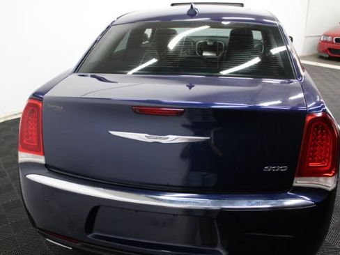 Used 2016 Chrysler 300 Limited RWD image 6
