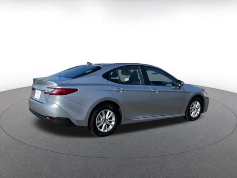 Used 2025 Toyota Camry LE image 16