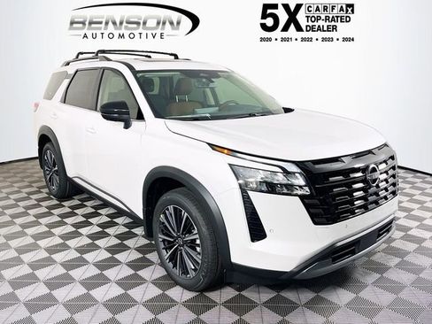 New 2026 Nissan Pathfinder Platinum FWD image 1