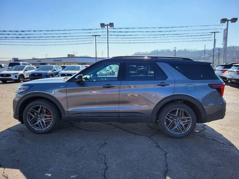 New 2026 Ford Explorer ST-Line w/ ST-Line Street Pack AWD/4WD image 6