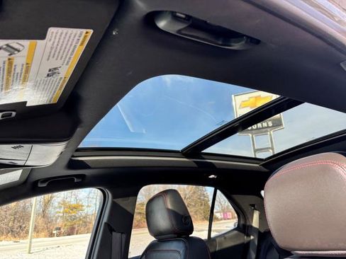 Used 2023 Chevrolet Equinox RS w/ RS Leather Package image 10