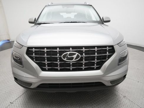 Used 2025 Hyundai Venue SEL FWD image 21