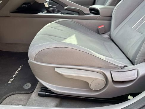 Used 2021 Hyundai Elantra SEL image 18