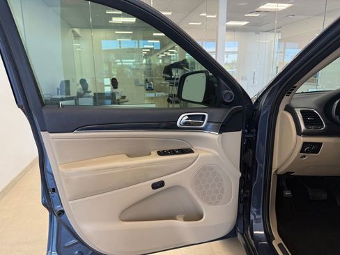 Used 2020 Jeep Grand Cherokee Limited w/ Luxury Group II RWD image 13