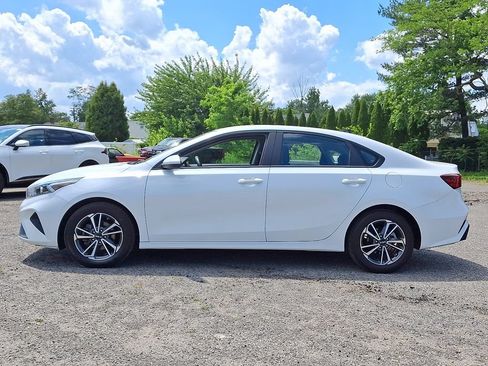 Certified 2022 Kia Forte LXS FWD image 4