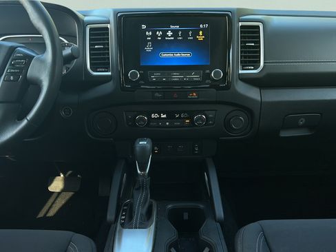 Used 2024 Nissan Frontier SV w/ SV Convenience Package RWD image 23