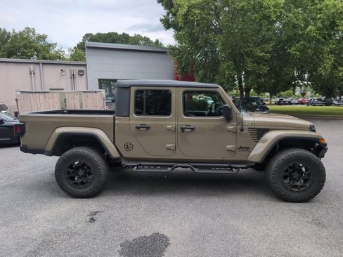 Used 2020 Jeep Gladiator Sport w/ Quick Order Package 24S AWD/4WD image 4