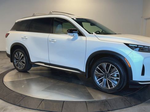 Certified 2026 INFINITI QX60 Luxe w/ Family Package image 2