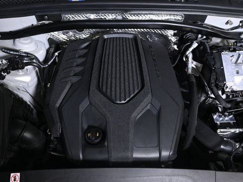 Used 2023 Porsche Macan AWD/4WD image 28