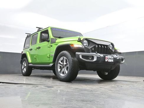 Used 2018 Jeep Wrangler Unlimited Sahara AWD/4WD image 30