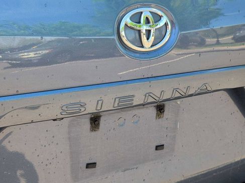 Used 2014 Toyota Sienna LE FWD image 13