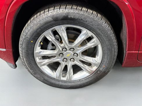 Used 2018 Chevrolet Traverse High Country w/ LPO, Cargo Package AWD/4WD image 38