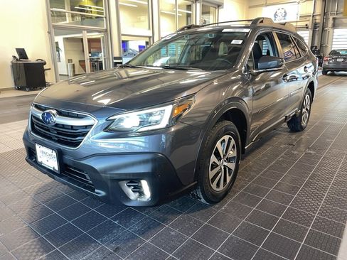 Used 2022 Subaru Outback Premium image 2