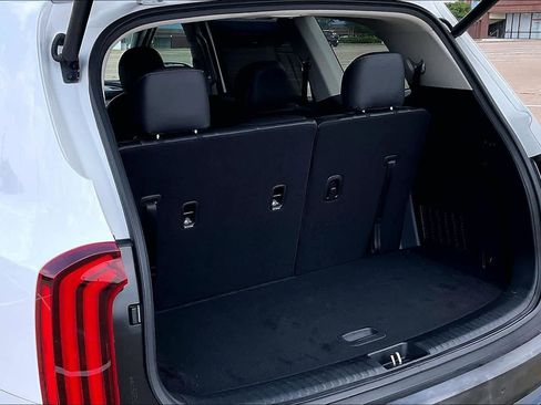 Certified 2022 Kia Telluride EX w/ EX Premium Package AWD/4WD image 16