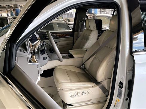 Used 2021 Cadillac Escalade Premium Luxury Platinum w/ Heavy-Duty Trailer Package image 7