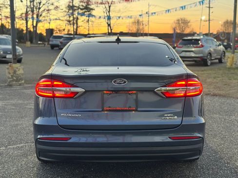 Used 2019 Ford Fusion SEL image 4