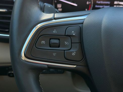 Used 2022 Buick Envision Avenir w/ Technology Package II image 16