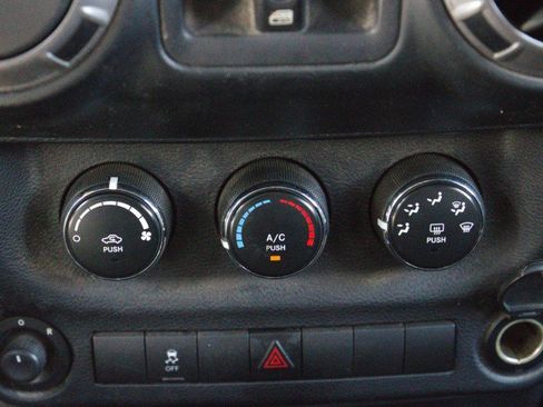 Used 2013 Jeep Wrangler Unlimited Sport w/ PWR Convenience Group AWD/4WD image 21