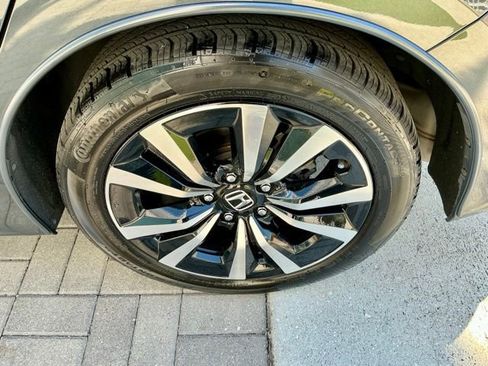 Used 2024 Honda Civic EX-L image 12