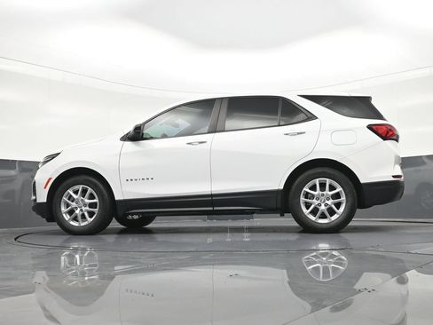 Used 2022 Chevrolet Equinox LS FWD image 24