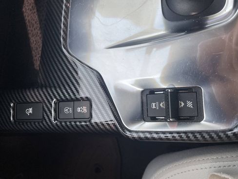 Used 2018 Jaguar E-PACE S AWD/4WD image 21